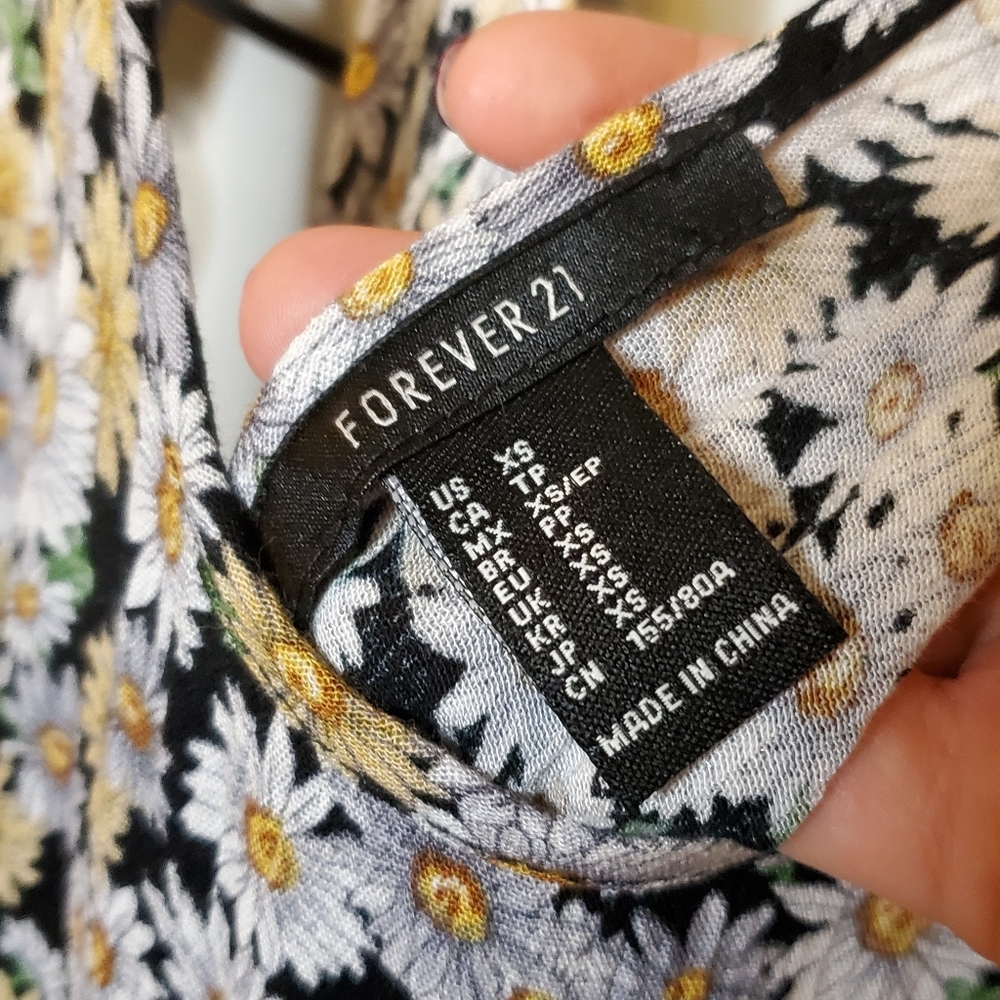 NWOT Adorable Daisy Sundress Knot Back F21 XS - Picture 3 of 9